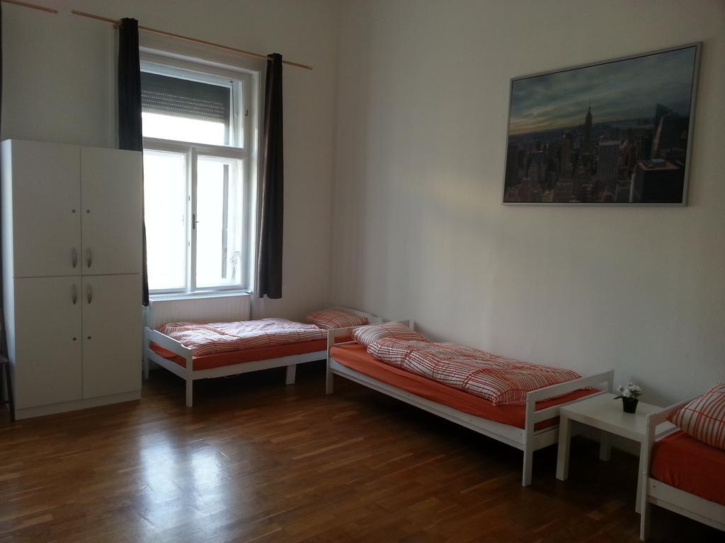Caterina Private Rooms And Apartments Budapesta Cameră foto