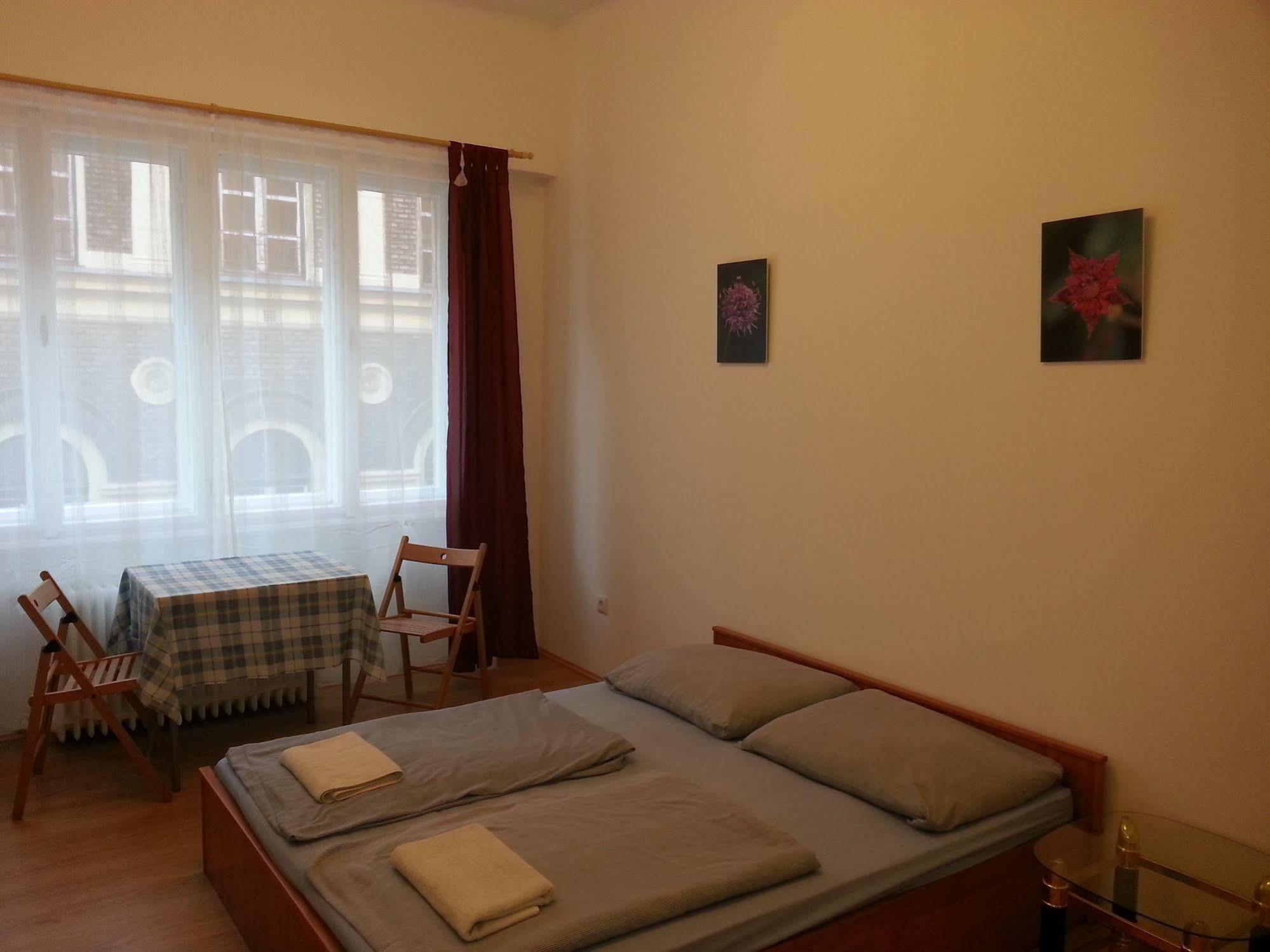 Caterina Private Rooms And Apartments Budapesta Exterior foto