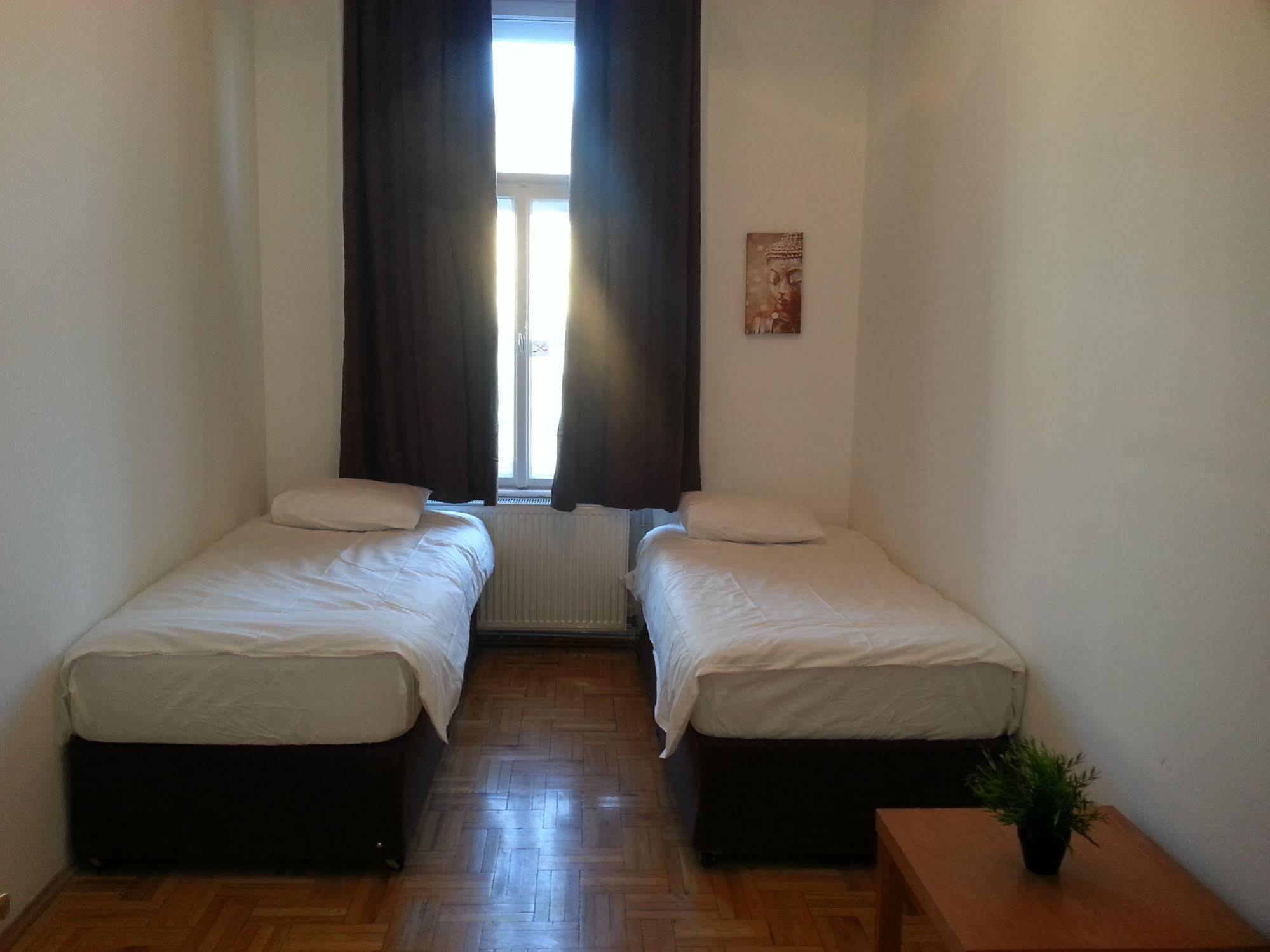 Caterina Private Rooms And Apartments Budapesta Exterior foto